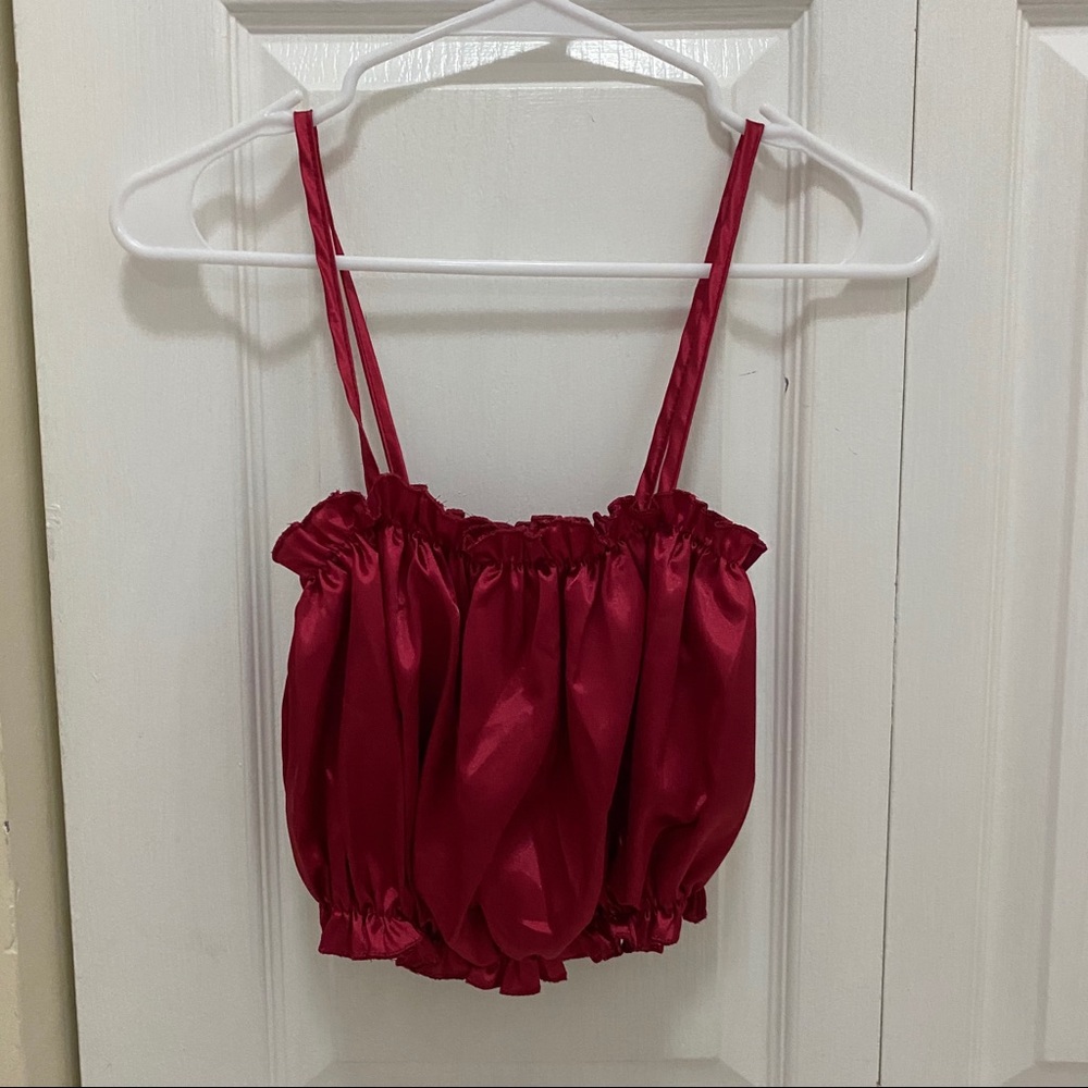 Red crop top - Picture 2 of 3